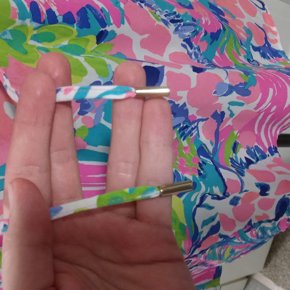 🔴SOLD🔴🦒VERY HTF Lilly Pulitzer🦒 - Willa Top - Picture 9 of 16